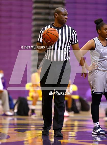 Thumbnail 1 in Sierra Canyon vs. Lynwood photogallery.