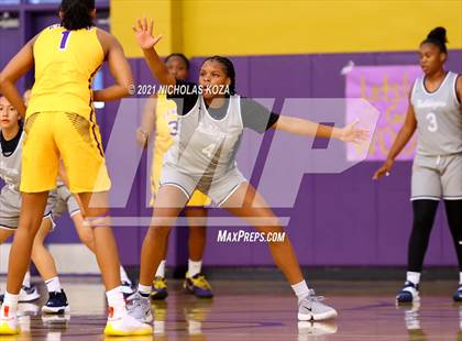 Thumbnail 2 in Sierra Canyon vs. Lynwood photogallery.