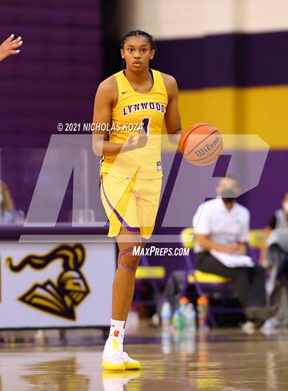 Thumbnail 2 in Sierra Canyon vs. Lynwood photogallery.