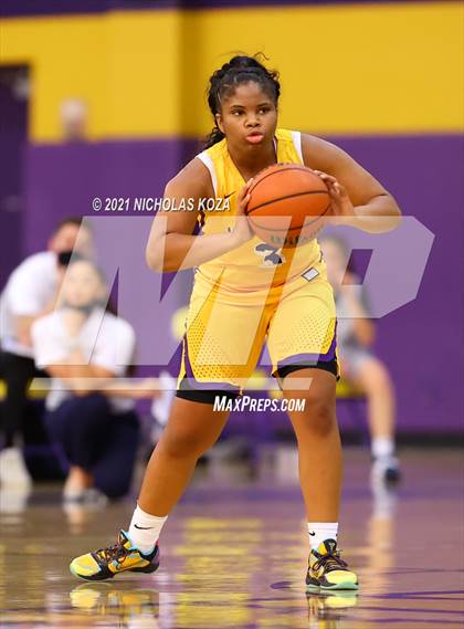 Thumbnail 1 in Sierra Canyon vs. Lynwood photogallery.