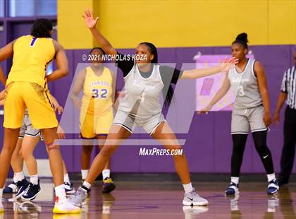 Thumbnail 3 in Sierra Canyon vs. Lynwood photogallery.