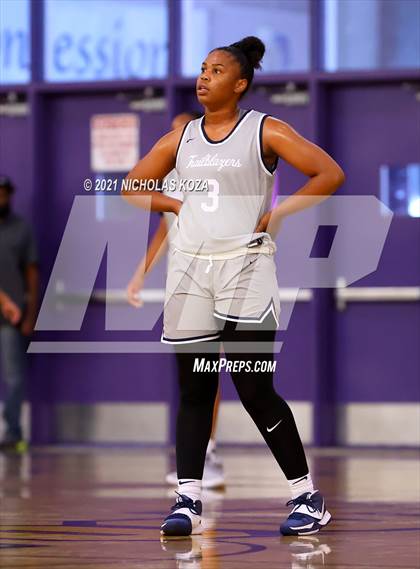 Thumbnail 1 in Sierra Canyon vs. Lynwood photogallery.