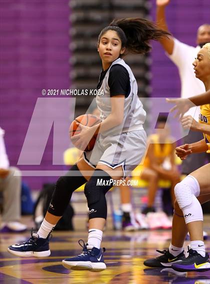 Thumbnail 1 in Sierra Canyon vs. Lynwood photogallery.