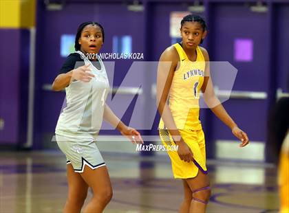 Thumbnail 2 in Sierra Canyon vs. Lynwood photogallery.