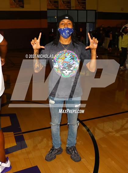 Thumbnail 3 in Sierra Canyon vs. Lynwood photogallery.