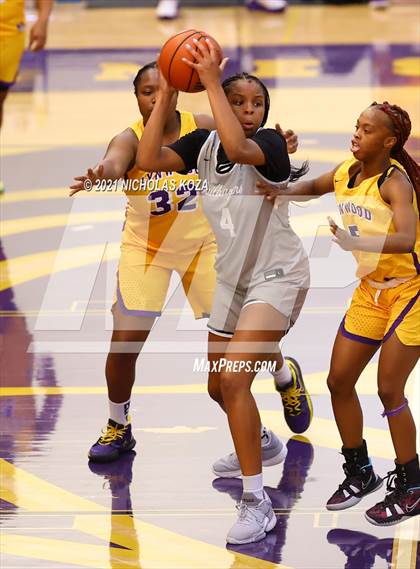 Thumbnail 1 in Sierra Canyon vs. Lynwood photogallery.