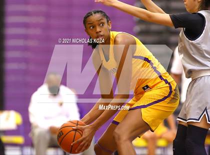 Thumbnail 3 in Sierra Canyon vs. Lynwood photogallery.