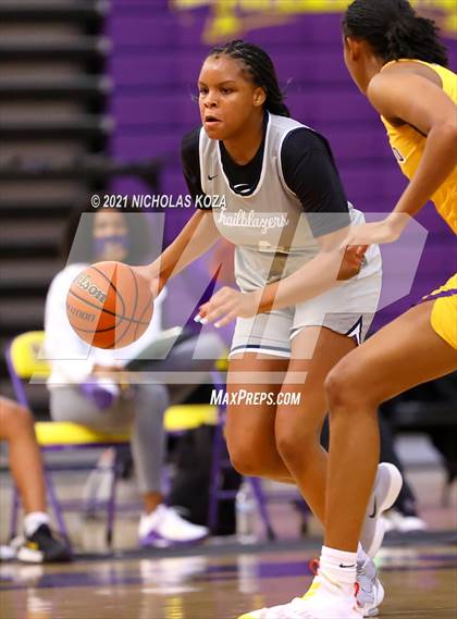 Thumbnail 2 in Sierra Canyon vs. Lynwood photogallery.