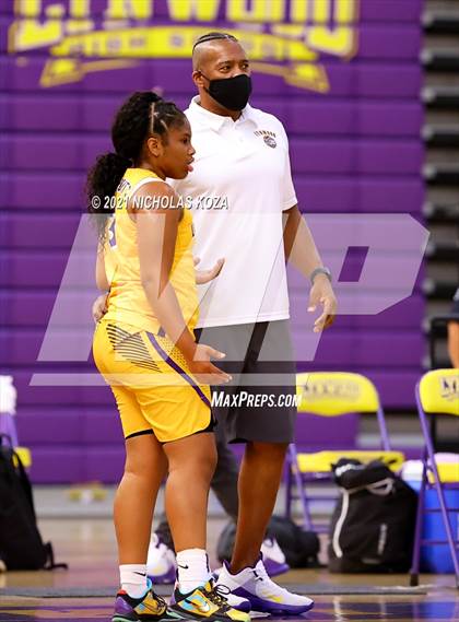 Thumbnail 2 in Sierra Canyon vs. Lynwood photogallery.
