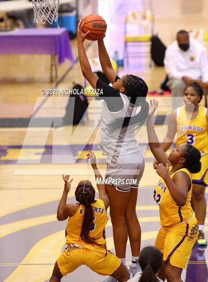 Thumbnail 1 in Sierra Canyon vs. Lynwood photogallery.