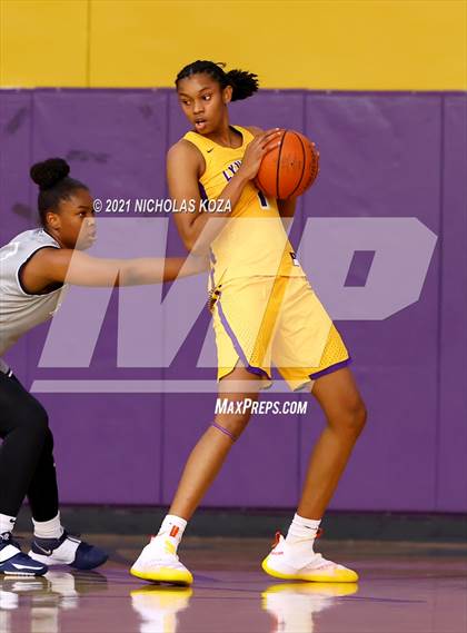 Thumbnail 1 in Sierra Canyon vs. Lynwood photogallery.