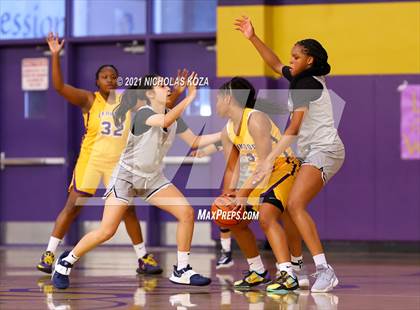 Thumbnail 1 in Sierra Canyon vs. Lynwood photogallery.