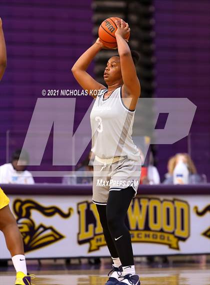 Thumbnail 1 in Sierra Canyon vs. Lynwood photogallery.