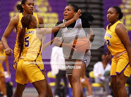 Thumbnail 1 in Sierra Canyon vs. Lynwood photogallery.