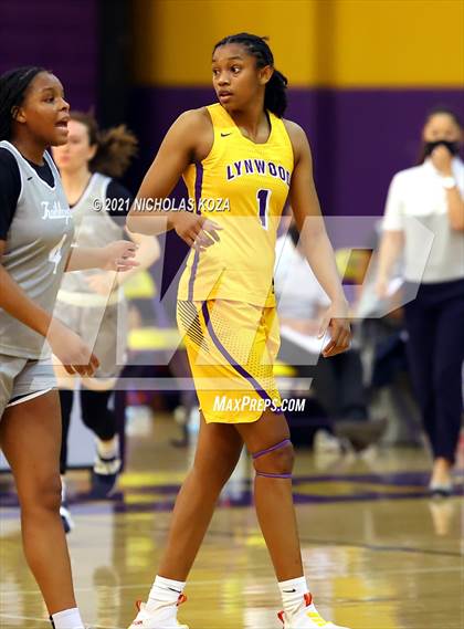 Thumbnail 1 in Sierra Canyon vs. Lynwood photogallery.