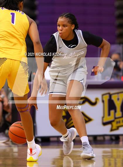 Thumbnail 2 in Sierra Canyon vs. Lynwood photogallery.