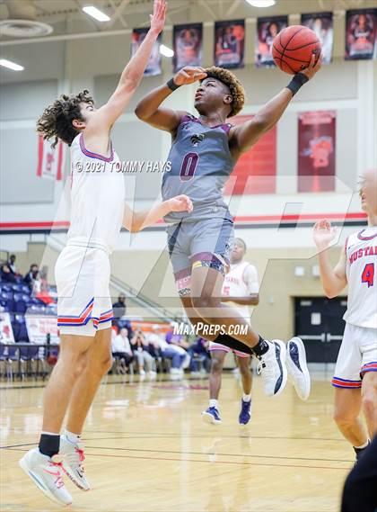 Thumbnail 3 in Mansfield Timberview vs. Pearce (Whataburger Tournament) photogallery.
