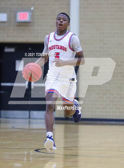 Thumbnail 2 in Mansfield Timberview vs. Pearce (Whataburger Tournament) photogallery.