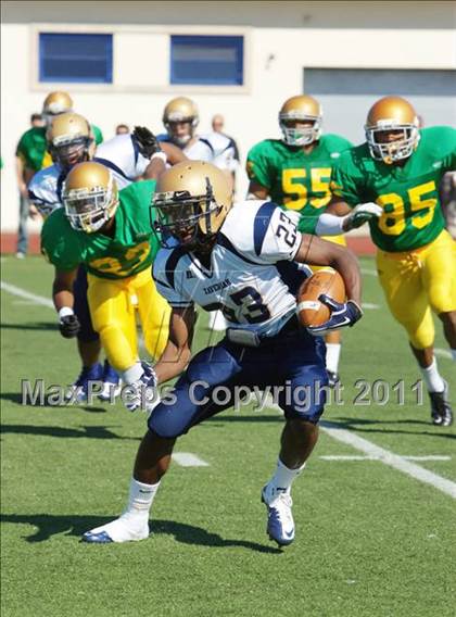 Thumbnail 2 in Xaverian @ Holy Cross photogallery.