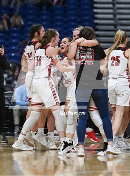 Thumbnail 3 in Gruver vs Stamford (UIL 2A State Final) photogallery.