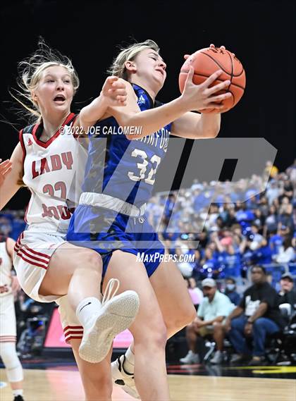 Thumbnail 3 in Gruver vs Stamford (UIL 2A State Final) photogallery.
