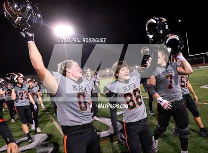 Thumbnail 3 in Huntington Beach vs Western (CIF SS Division 5 Round 1) photogallery.
