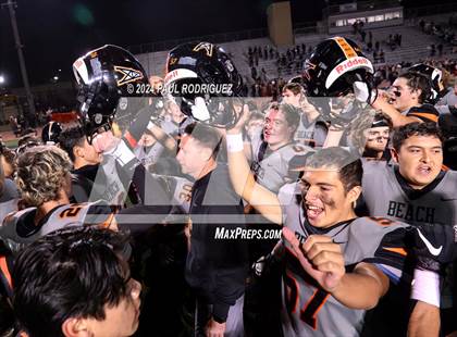 Thumbnail 2 in Huntington Beach vs Western (CIF SS Division 5 Round 1) photogallery.