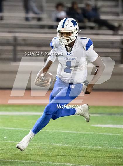 Thumbnail 3 in Huntington Beach vs Western (CIF SS Division 5 Round 1) photogallery.