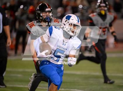 Thumbnail 2 in Huntington Beach vs Western (CIF SS Division 5 Round 1) photogallery.