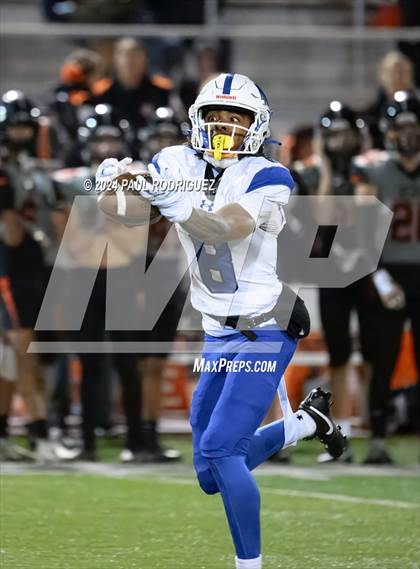 Thumbnail 2 in Huntington Beach vs Western (CIF SS Division 5 Round 1) photogallery.