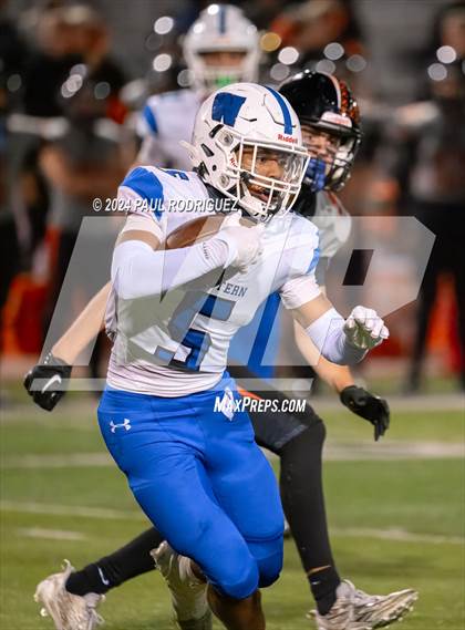 Thumbnail 1 in Huntington Beach vs Western (CIF SS Division 5 Round 1) photogallery.