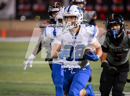 Thumbnail 2 in Huntington Beach vs Western (CIF SS Division 5 Round 1) photogallery.