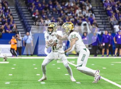 Thumbnail 3 in Brownsburg vs Westfield (IHSAA 6A Final) photogallery.