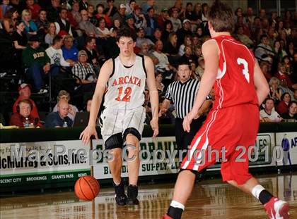Thumbnail 1 in Ferndale vs. Arcata (Dick Nicali Tournament) photogallery.