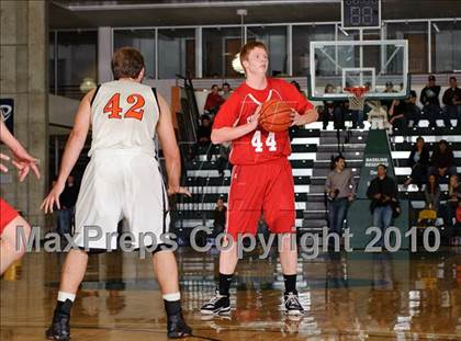Thumbnail 2 in Ferndale vs. Arcata (Dick Nicali Tournament) photogallery.