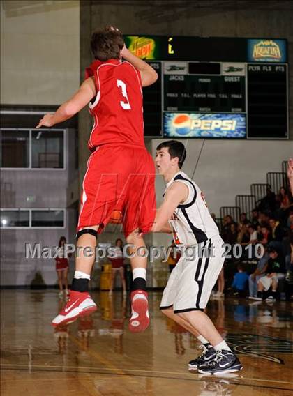 Thumbnail 2 in Ferndale vs. Arcata (Dick Nicali Tournament) photogallery.