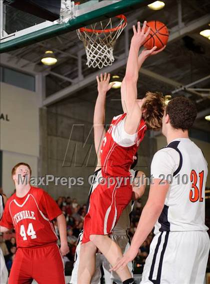 Thumbnail 1 in Ferndale vs. Arcata (Dick Nicali Tournament) photogallery.
