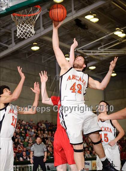 Thumbnail 3 in Ferndale vs. Arcata (Dick Nicali Tournament) photogallery.