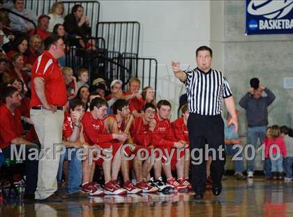 Thumbnail 1 in Ferndale vs. Arcata (Dick Nicali Tournament) photogallery.