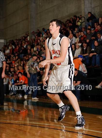 Thumbnail 3 in Ferndale vs. Arcata (Dick Nicali Tournament) photogallery.