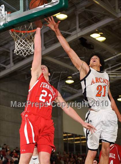 Thumbnail 2 in Ferndale vs. Arcata (Dick Nicali Tournament) photogallery.