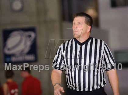 Thumbnail 2 in Ferndale vs. Arcata (Dick Nicali Tournament) photogallery.