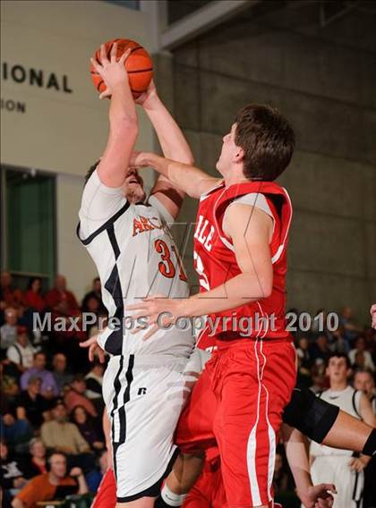 Thumbnail 3 in Ferndale vs. Arcata (Dick Nicali Tournament) photogallery.