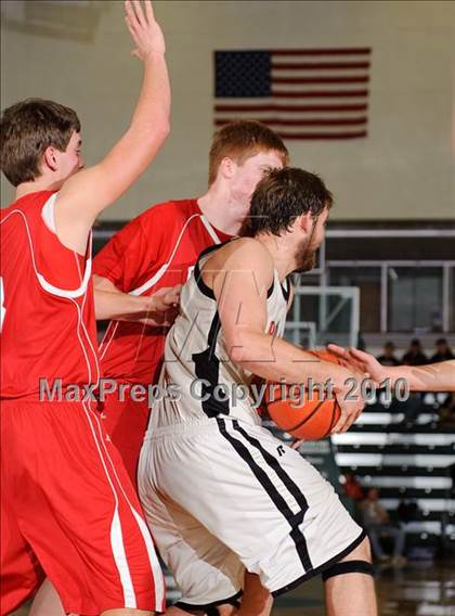 Thumbnail 1 in Ferndale vs. Arcata (Dick Nicali Tournament) photogallery.