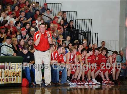Thumbnail 1 in Ferndale vs. Arcata (Dick Nicali Tournament) photogallery.