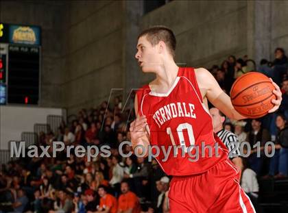 Thumbnail 1 in Ferndale vs. Arcata (Dick Nicali Tournament) photogallery.
