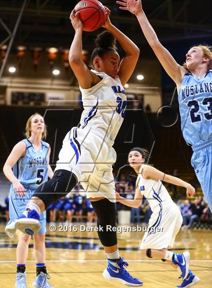 Thumbnail 2 in Highlands Ranch vs Ralston Valley (CHSAA 5A Semifinal) photogallery.