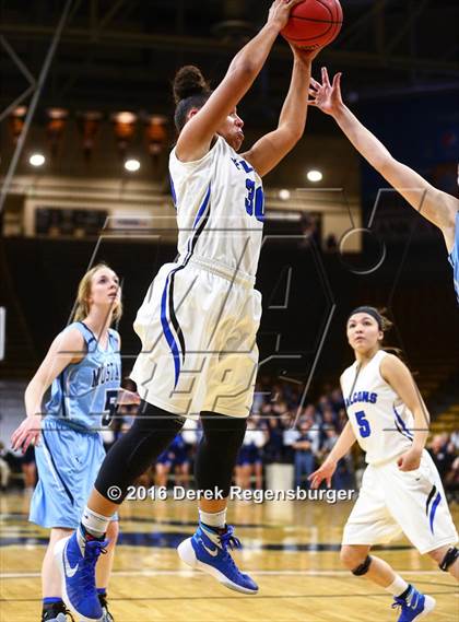 Thumbnail 1 in Highlands Ranch vs Ralston Valley (CHSAA 5A Semifinal) photogallery.