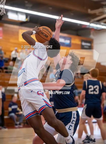 Thumbnail 2 in Clayton Valley Charter vs. La Costa Canyon (Torrey Pines Holiday Classic Tip-Off ) photogallery.