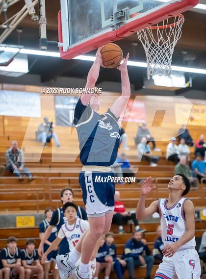 Thumbnail 1 in Clayton Valley Charter vs. La Costa Canyon (Torrey Pines Holiday Classic Tip-Off ) photogallery.